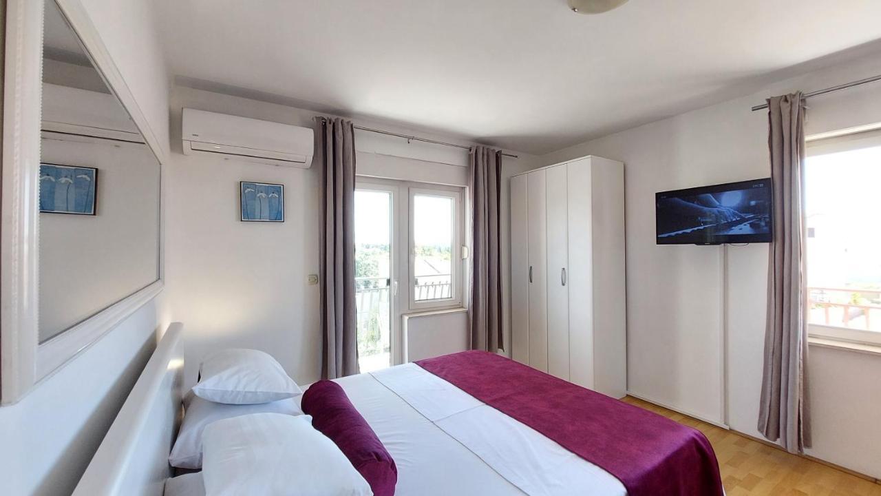 Sea Side Apartments Водице Екстер'єр фото