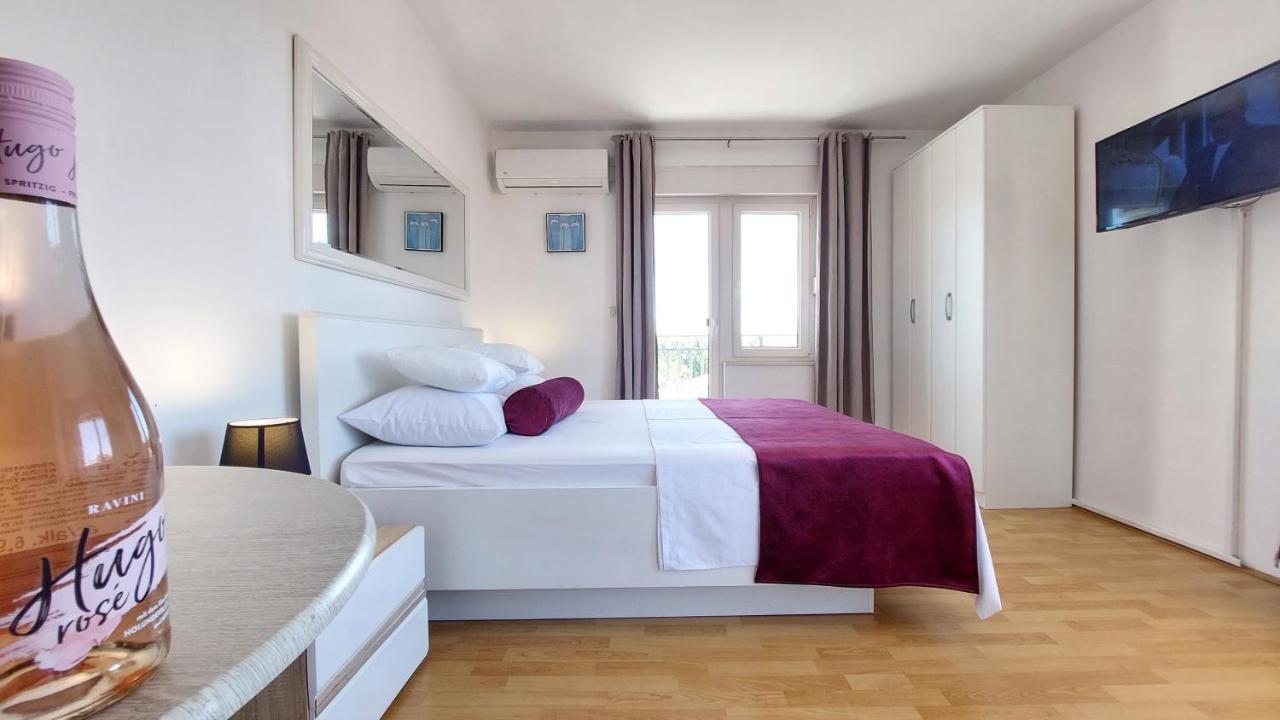 Sea Side Apartments Водице Екстер'єр фото