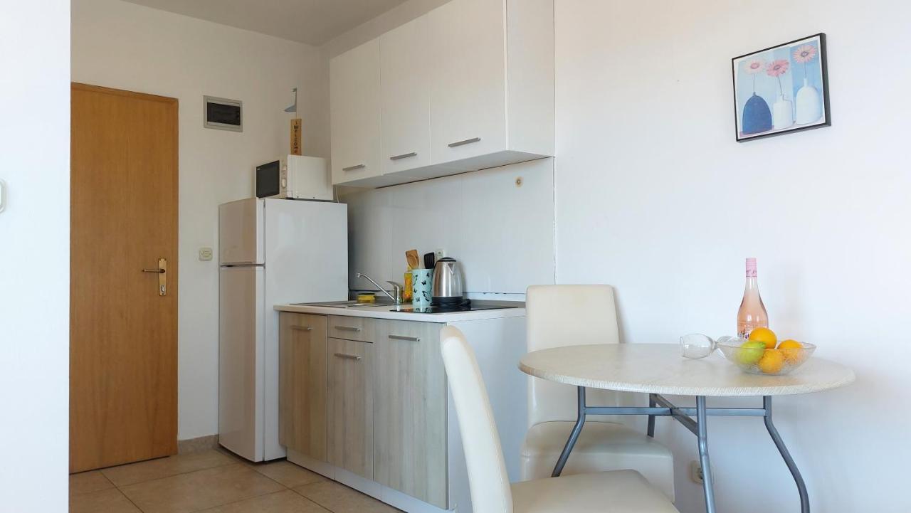 Sea Side Apartments Водице Екстер'єр фото