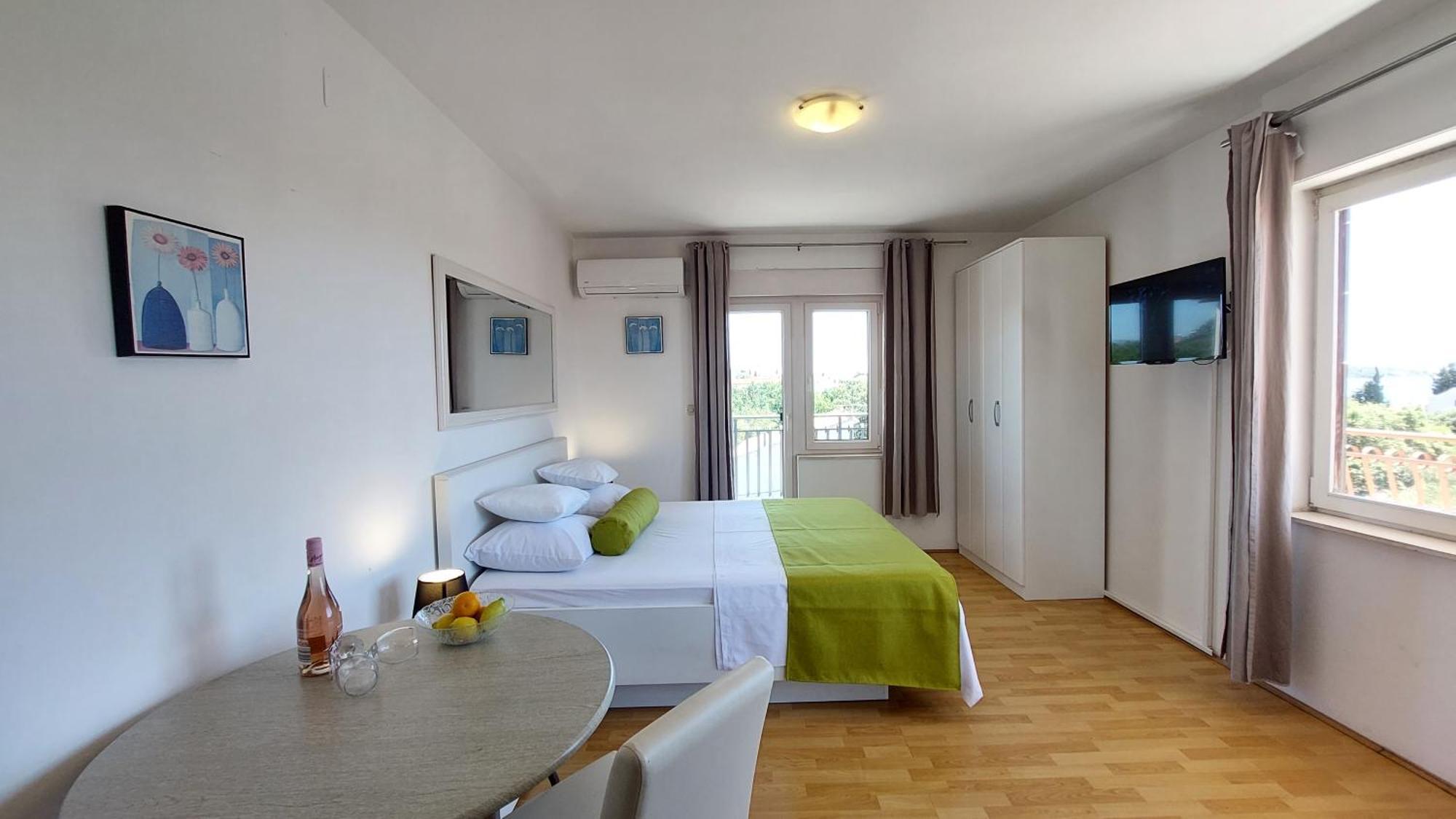 Sea Side Apartments Водице Екстер'єр фото