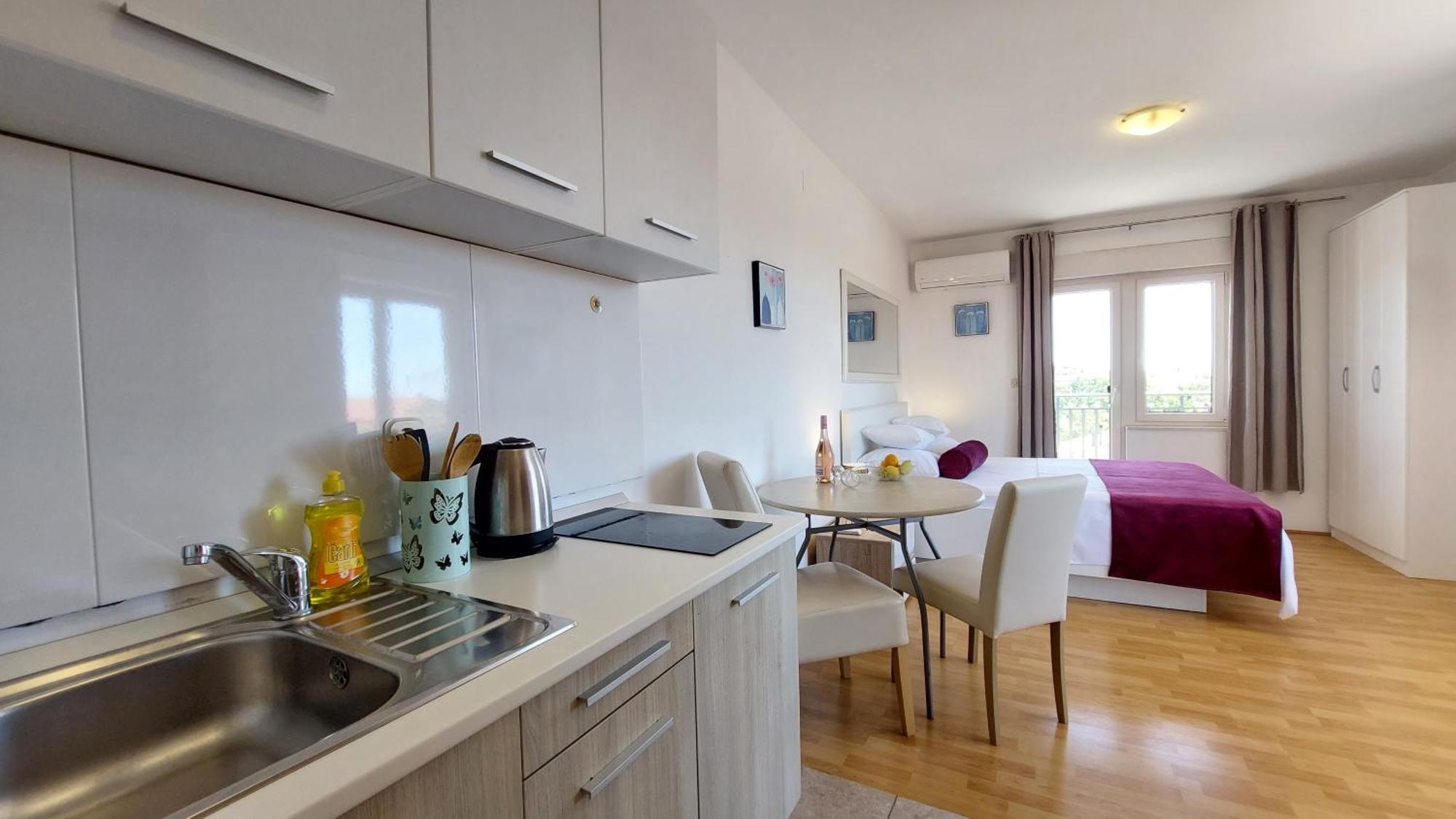 Sea Side Apartments Водице Екстер'єр фото