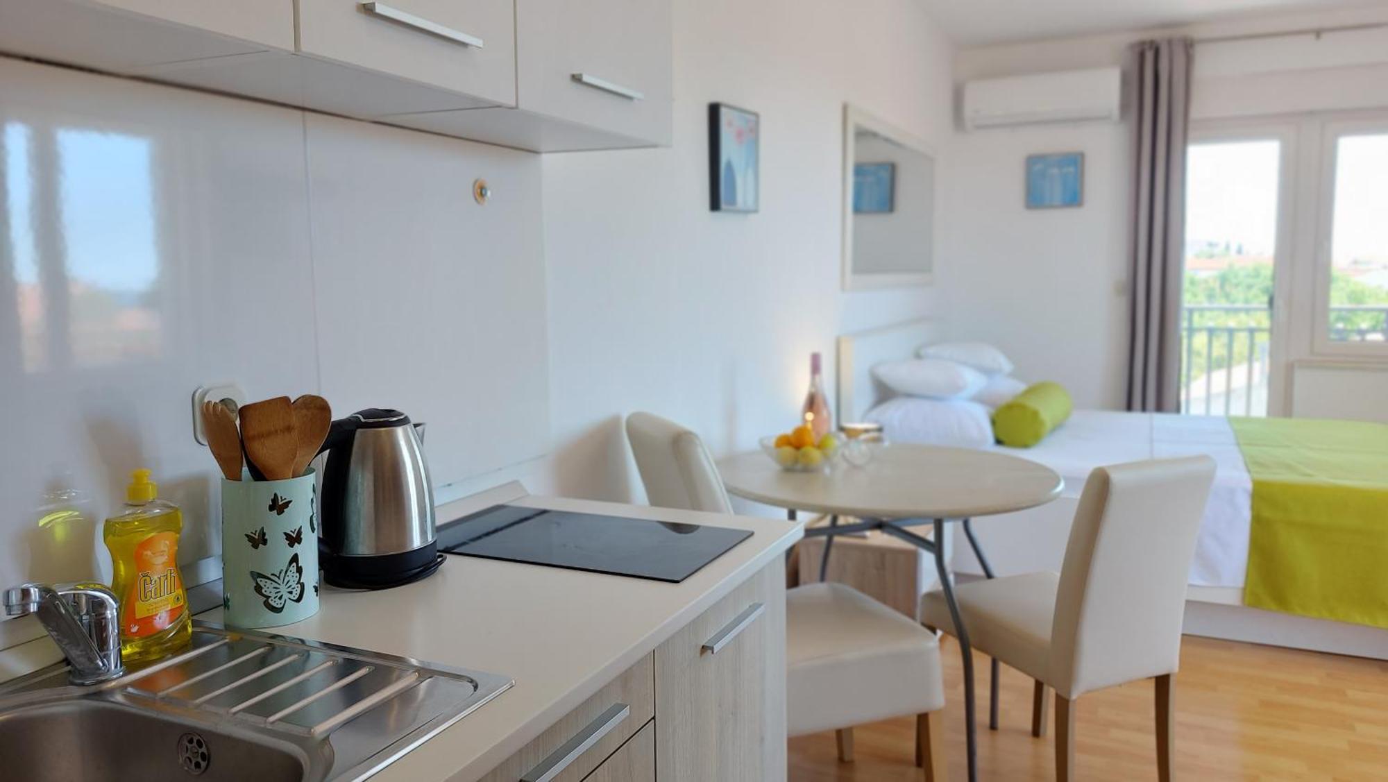 Sea Side Apartments Водице Екстер'єр фото