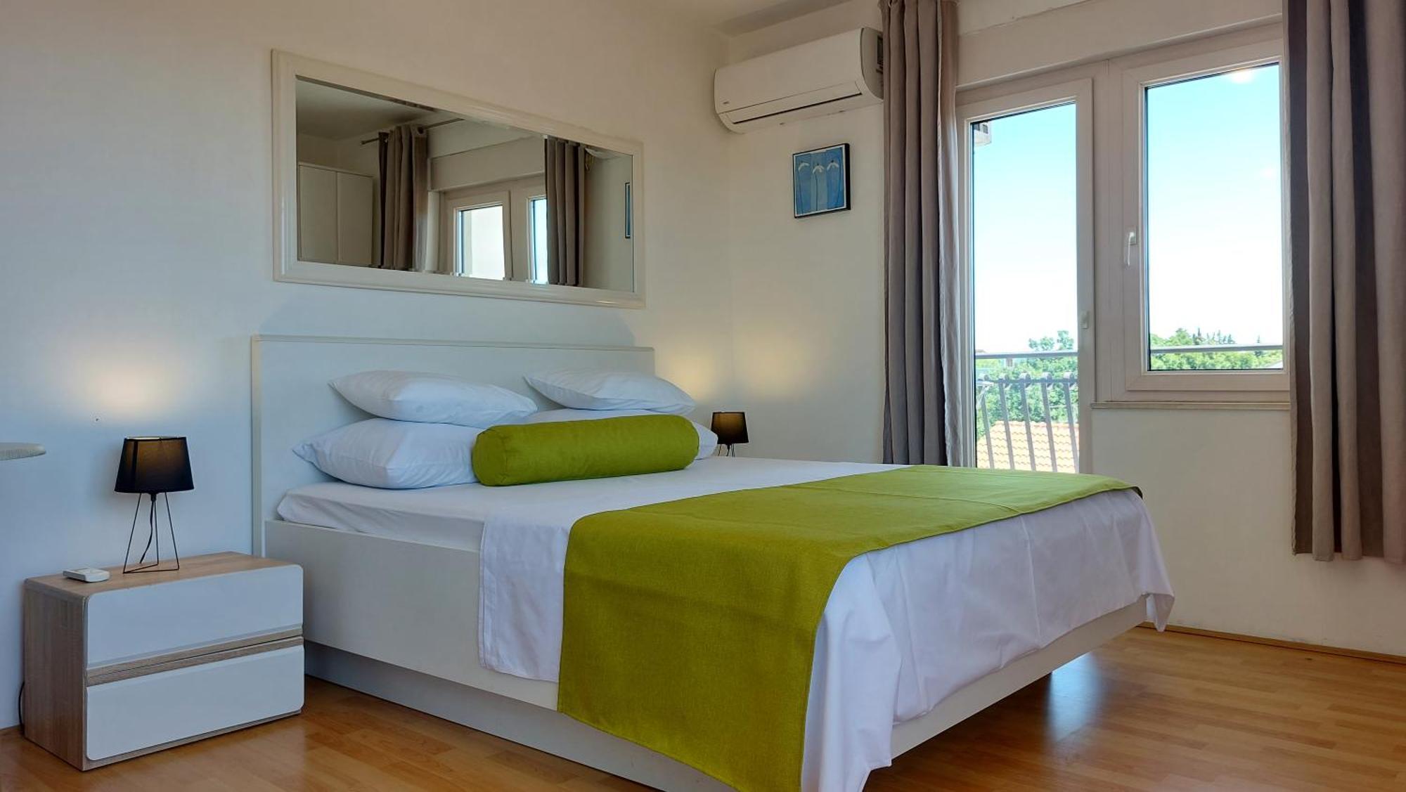 Sea Side Apartments Водице Екстер'єр фото